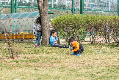Walk Along Han River April 2016